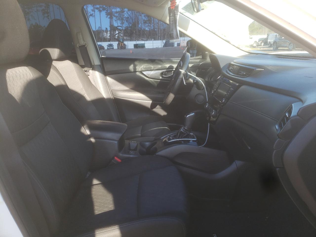 Photo 5 from auction – 2019 NISSAN ROGUE S with VIN KNMAT2MT1KP528040