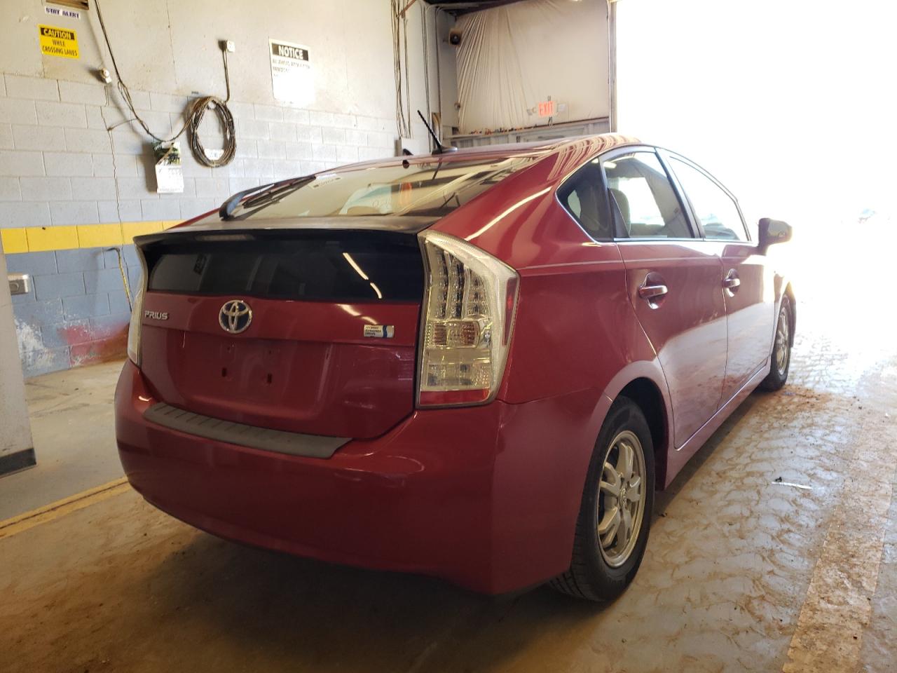 Photo 4 from auction – 2011 TOYOTA PRIUS with VIN JTDKN3DU1B0287196