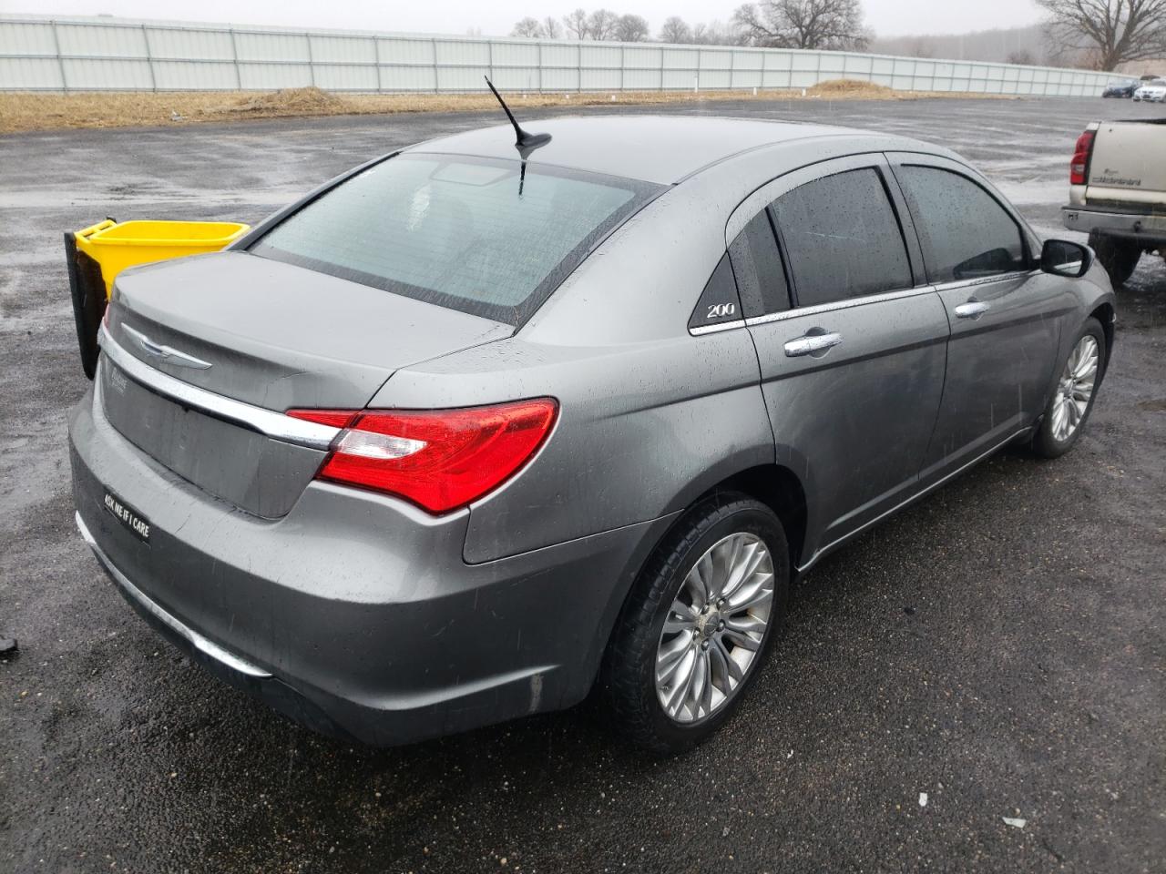 Photo 4 from auction – 2012 CHRYSLER 200 LIMITE with VIN 1C3CCBCB6CN109037