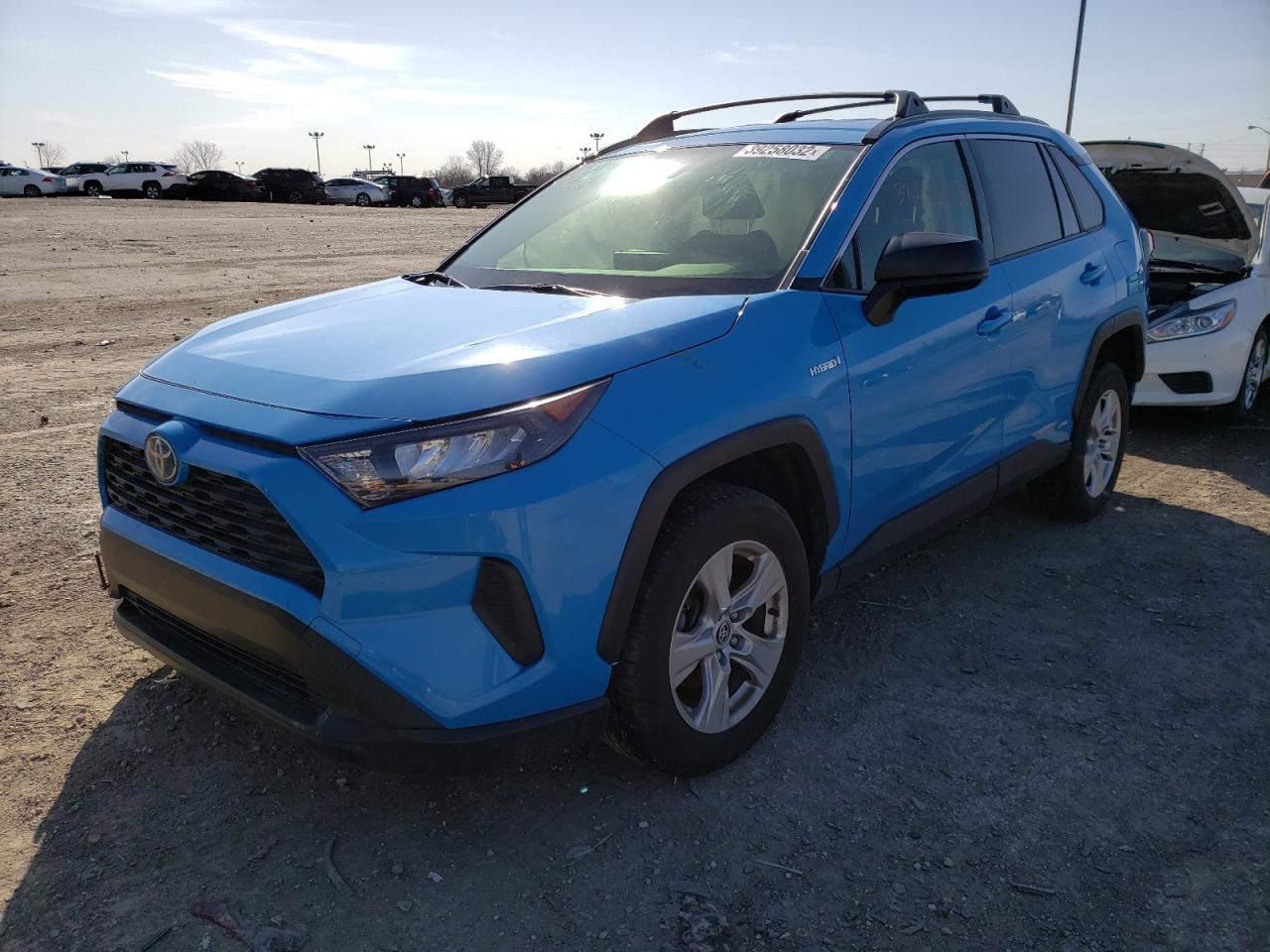 Photo 2 from auction – 2020 TOYOTA RAV4 LE with VIN JTMLWRFV5LD526799