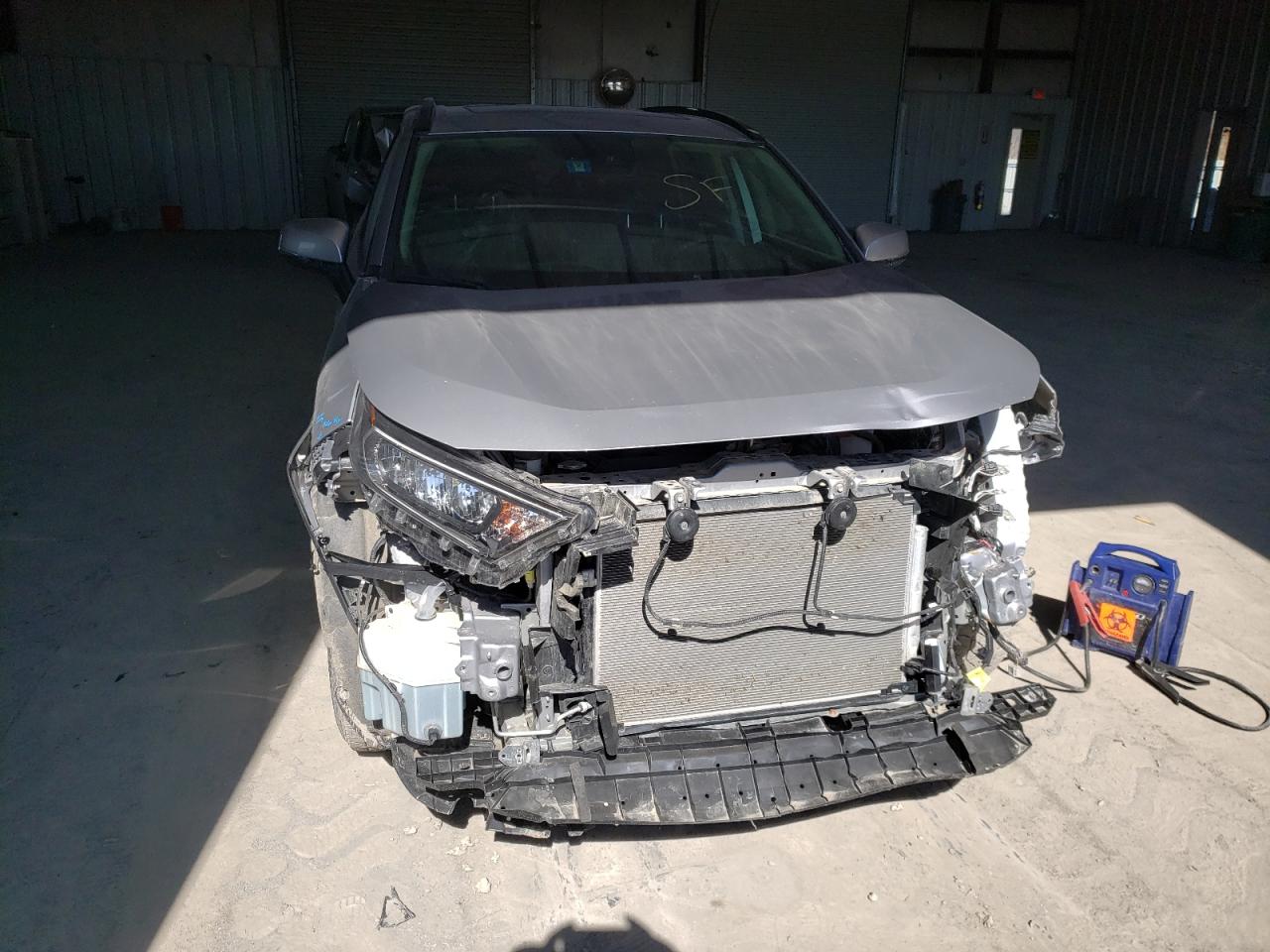 Photo 9 from auction – 2020 TOYOTA RAV4 XLE with VIN JTMP1RFV6LD051891