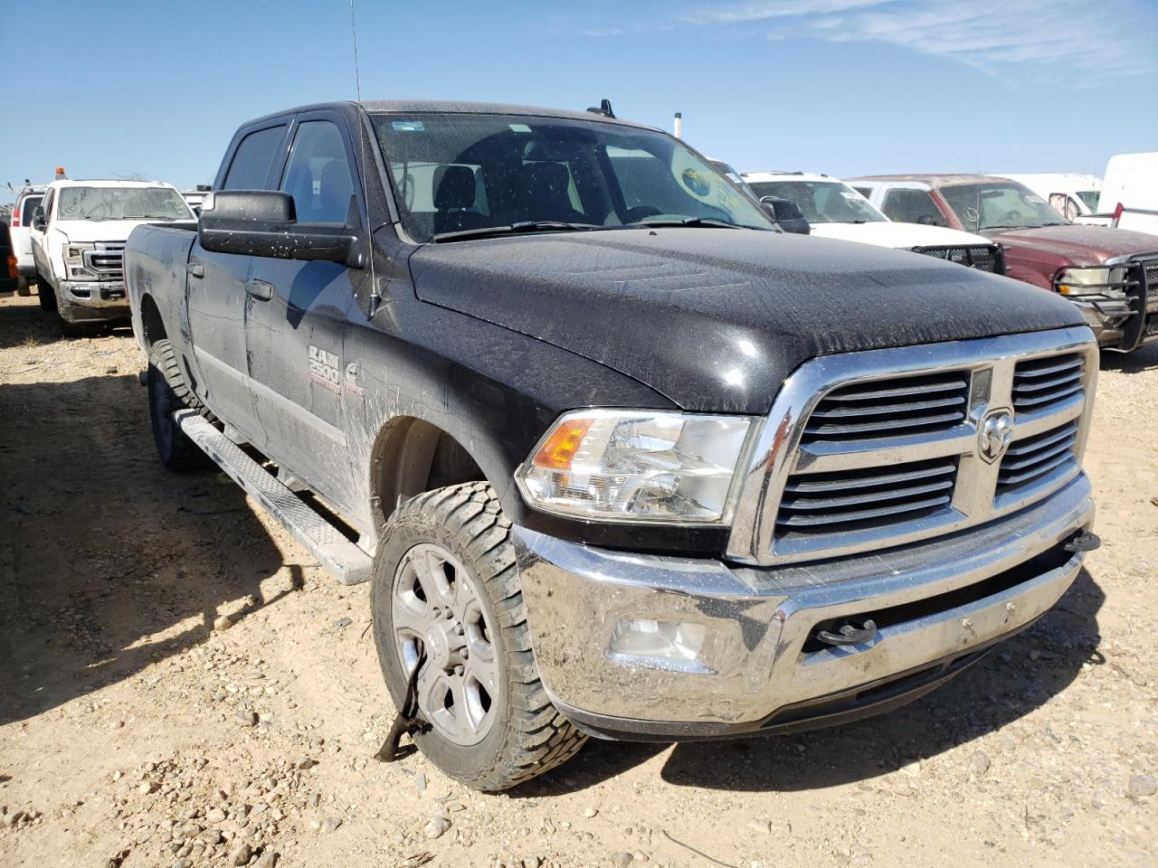 RAM 2500 SLT 2015 con VIN 3C6UR5DL2FG663977 - Foto de la subasta
