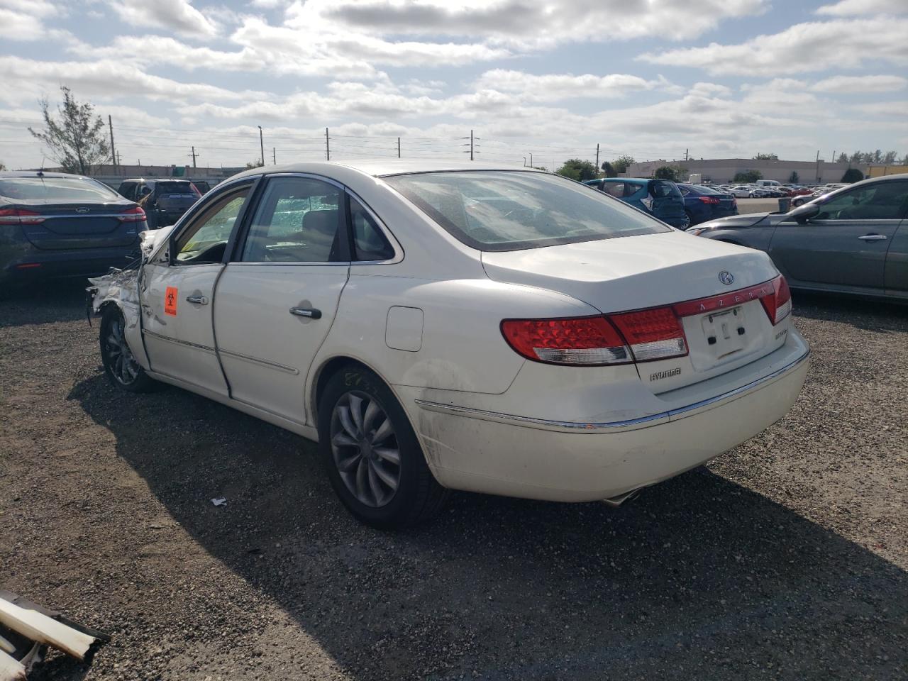Photo 3 from auction – 2006 HYUNDAI AZERA SE with VIN KMHFC46F96A083897