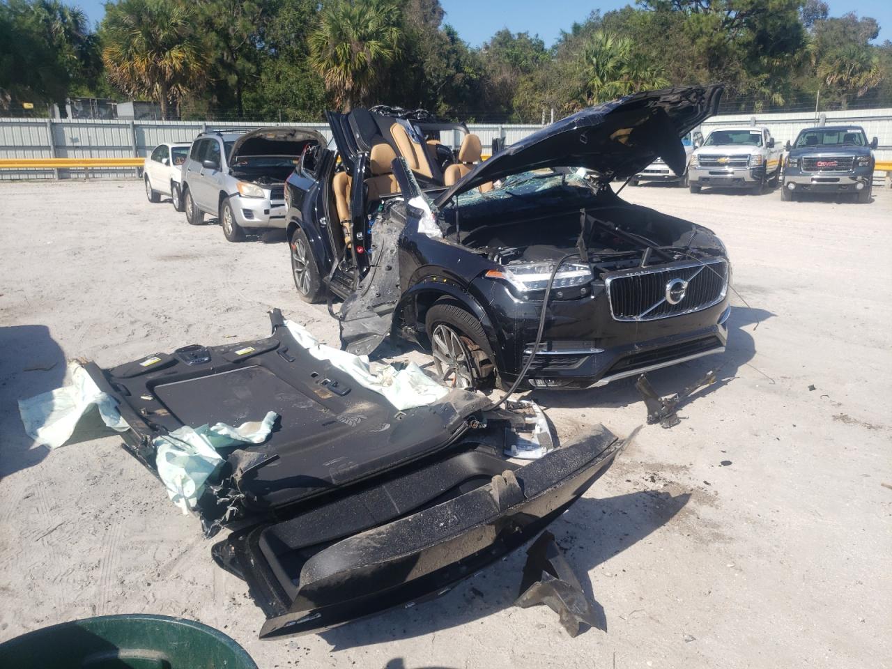 VOLVO XC90 T6 2017 with VIN YV4A22PK2H1148722 - Photo from auction