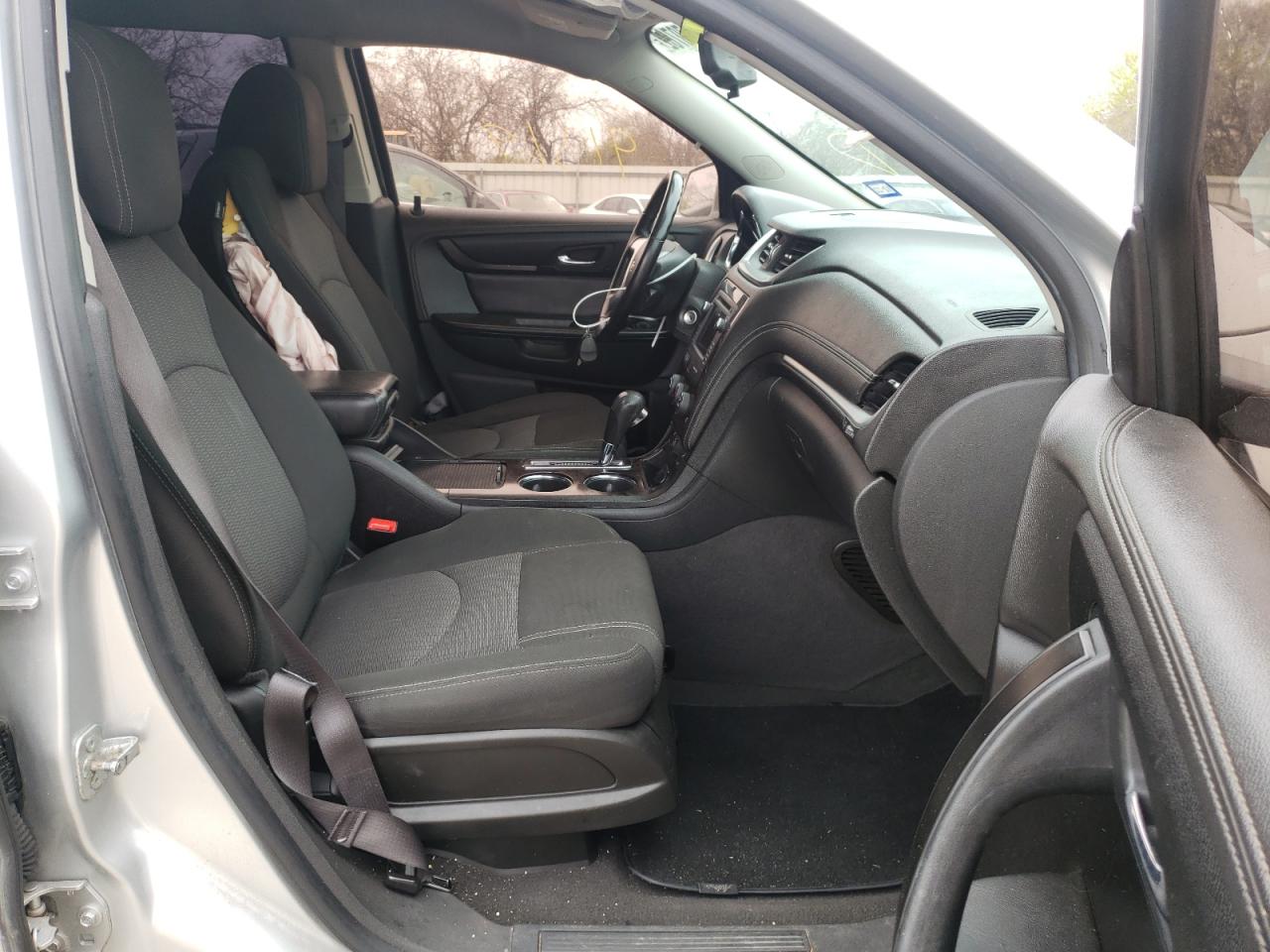 Photo 5 from auction – 2015 CHEVROLET TRAVERSE L with VIN 1GNKVGKD6FJ282965
