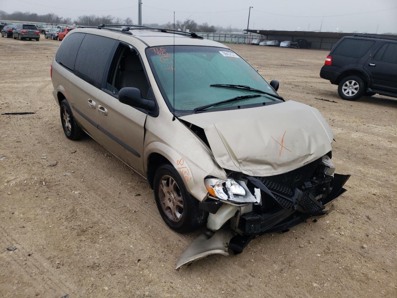DODGE GRAND CARA 2002 z numerem VIN 2B4GP74L12R677538 - Zdjęcie z aukcji
