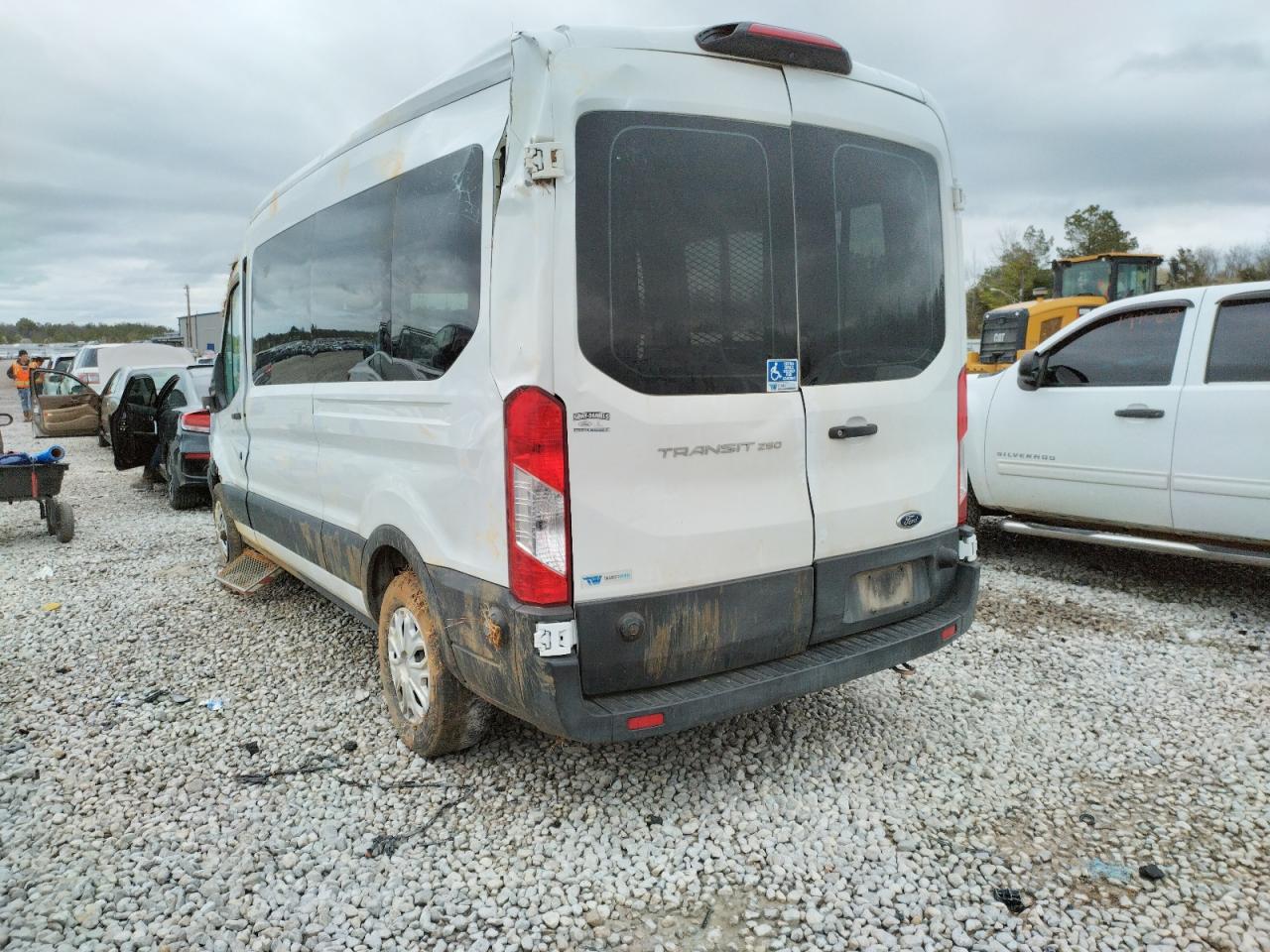 Фото 3 с аукциона – 2019 FORD TRANSIT T- с VIN 1FTYR2CM6KKA63291