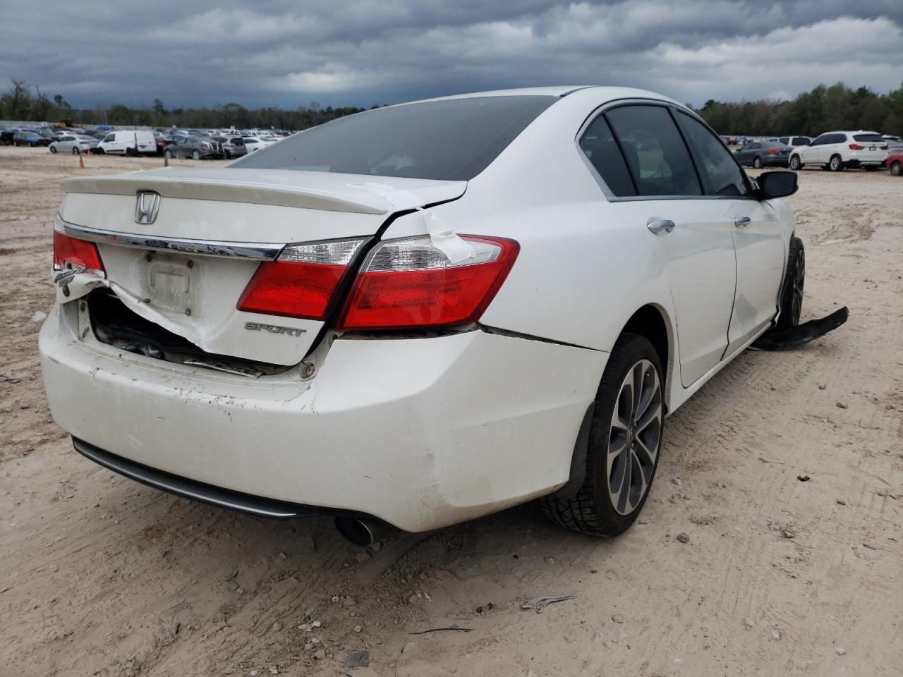 Photo 4 from auction – 2015 HONDA ACCORD SPO with VIN 1HGCR2F50FA193563