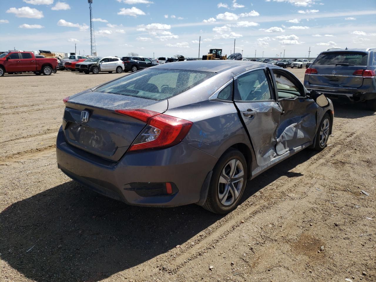 Photo 4 from auction – 2017 HONDA CIVIC LX with VIN 2HGFC2F50HH568791
