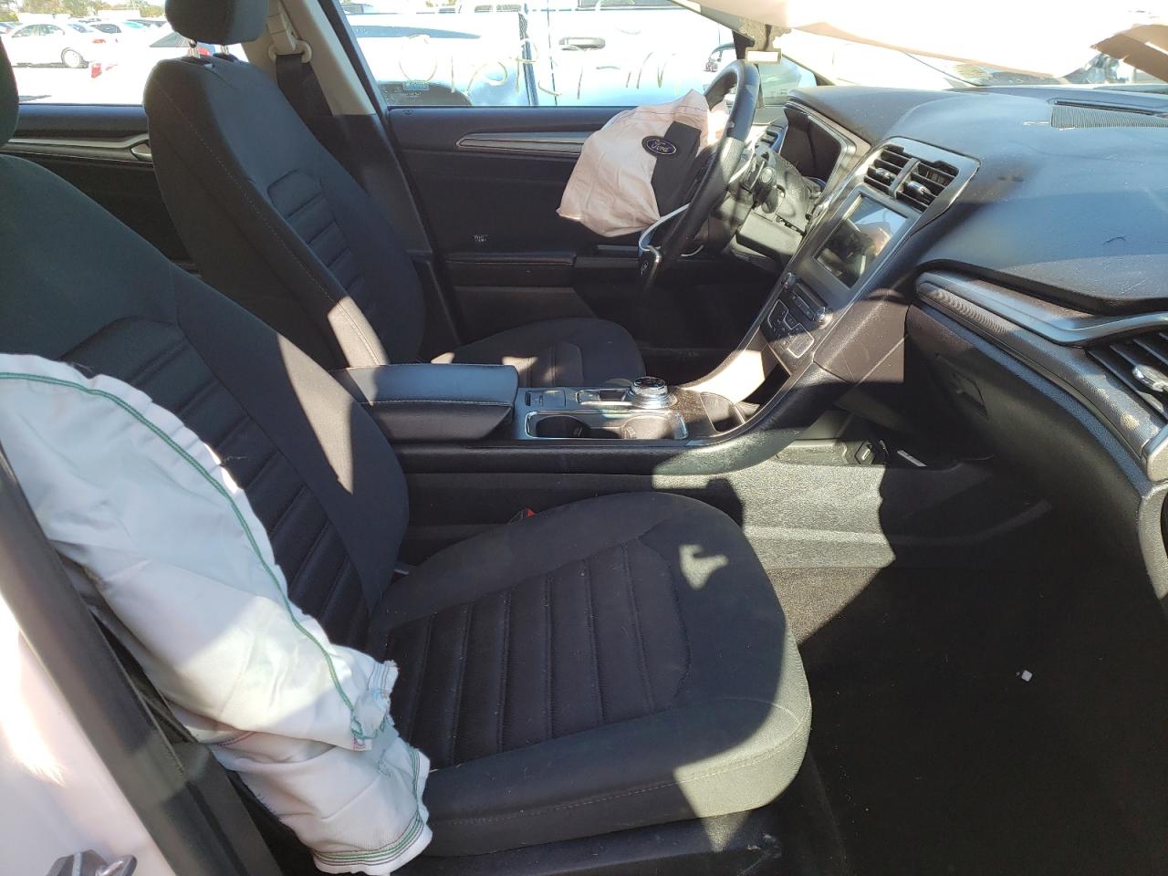 Photo 5 from auction – 2017 FORD FUSION SE with VIN 3FA6P0HD0HR290559