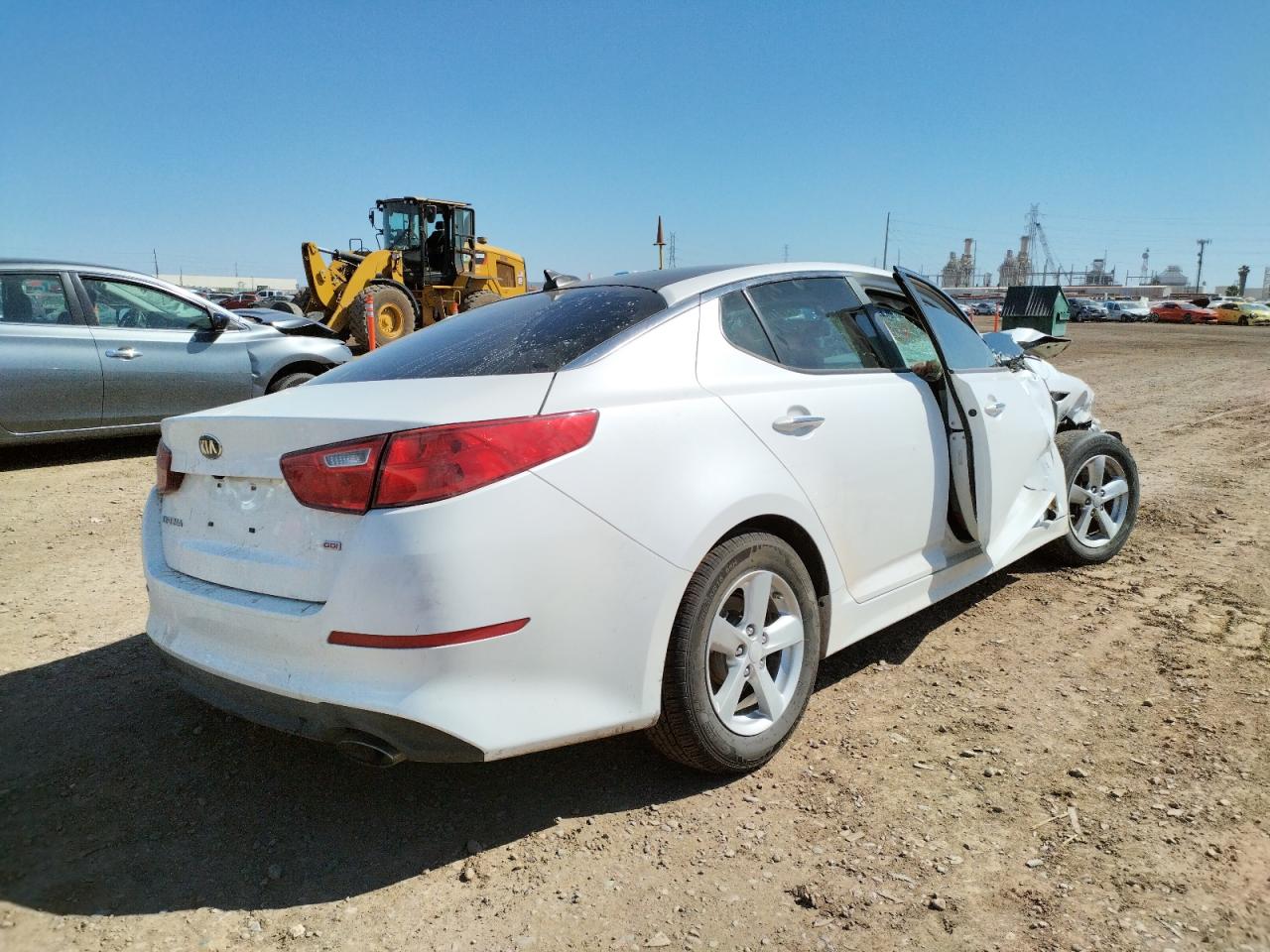 Photo 4 from auction – 2015 KIA OPTIMA LX with VIN KNAGM4A77F5633528