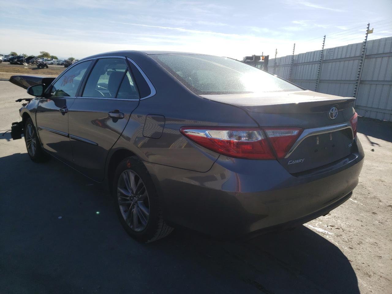 Photo 3 from auction – 2017 TOYOTA CAMRY LE with VIN 4T1BF1FK4HU670656