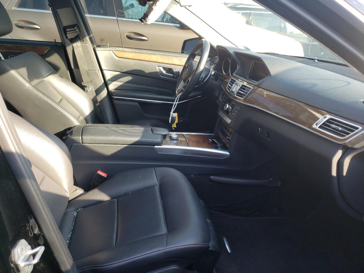 Photo 5 from auction – 2014 MERCEDES-BENZ E 350 4MAT with VIN WDDHF8JB6EA922800
