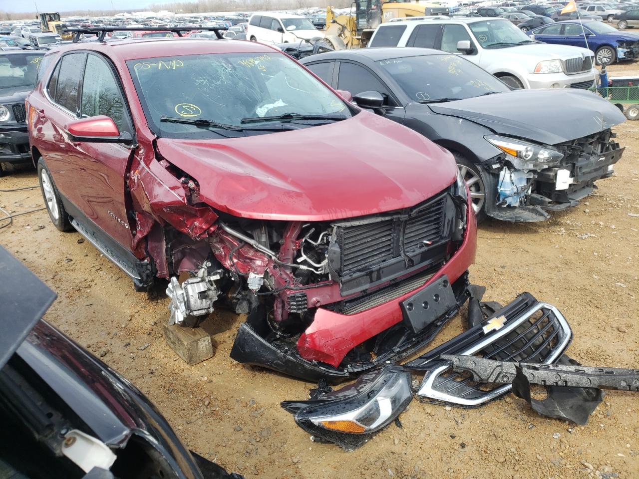 CHEVROLET EQUINOX LT 2018 with VIN 2GNAXSEV8J6258430 - Photo from auction