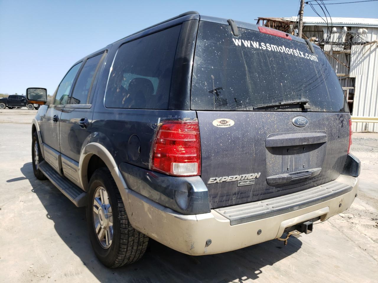 Photo 3 from auction – 2005 FORD EXPEDITION with VIN 1FMPU17585LA73452