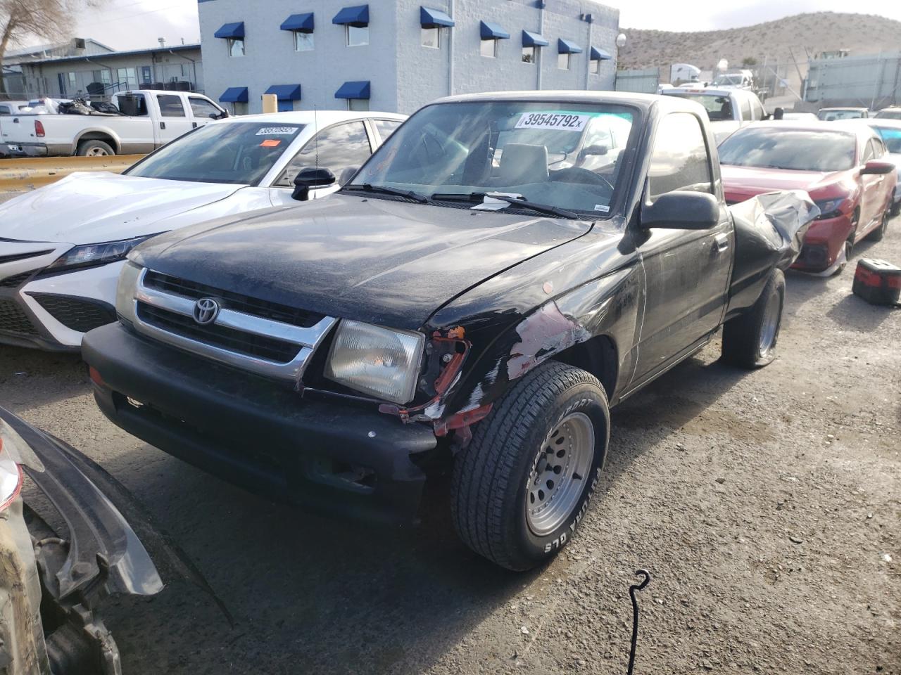 Photo 2 from auction – 2000 TOYOTA TACOMA with VIN 4TANL42N4YZ624271