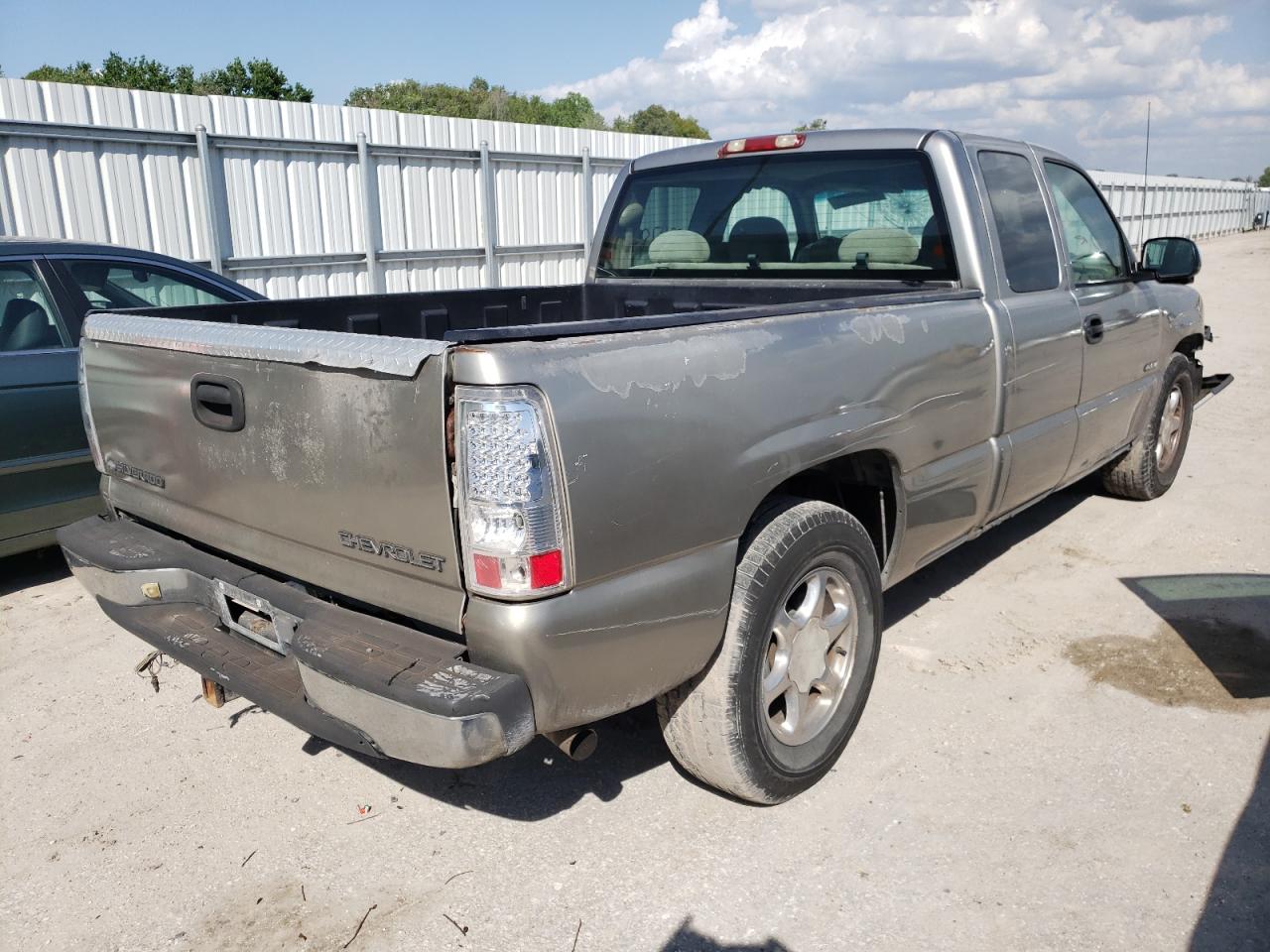 Photo 4 from auction – 2001 CHEVROLET SILVERADO with VIN 2GCEC19VX11234251