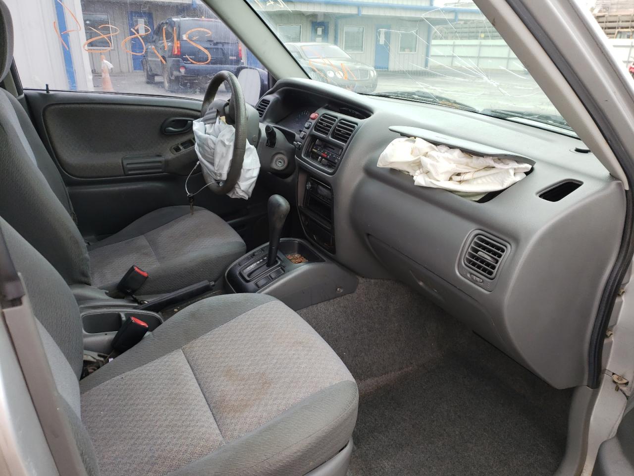 Photo 5 from auction – 2001 CHEVROLET TRACKER with VIN 2CNBE13C516919356