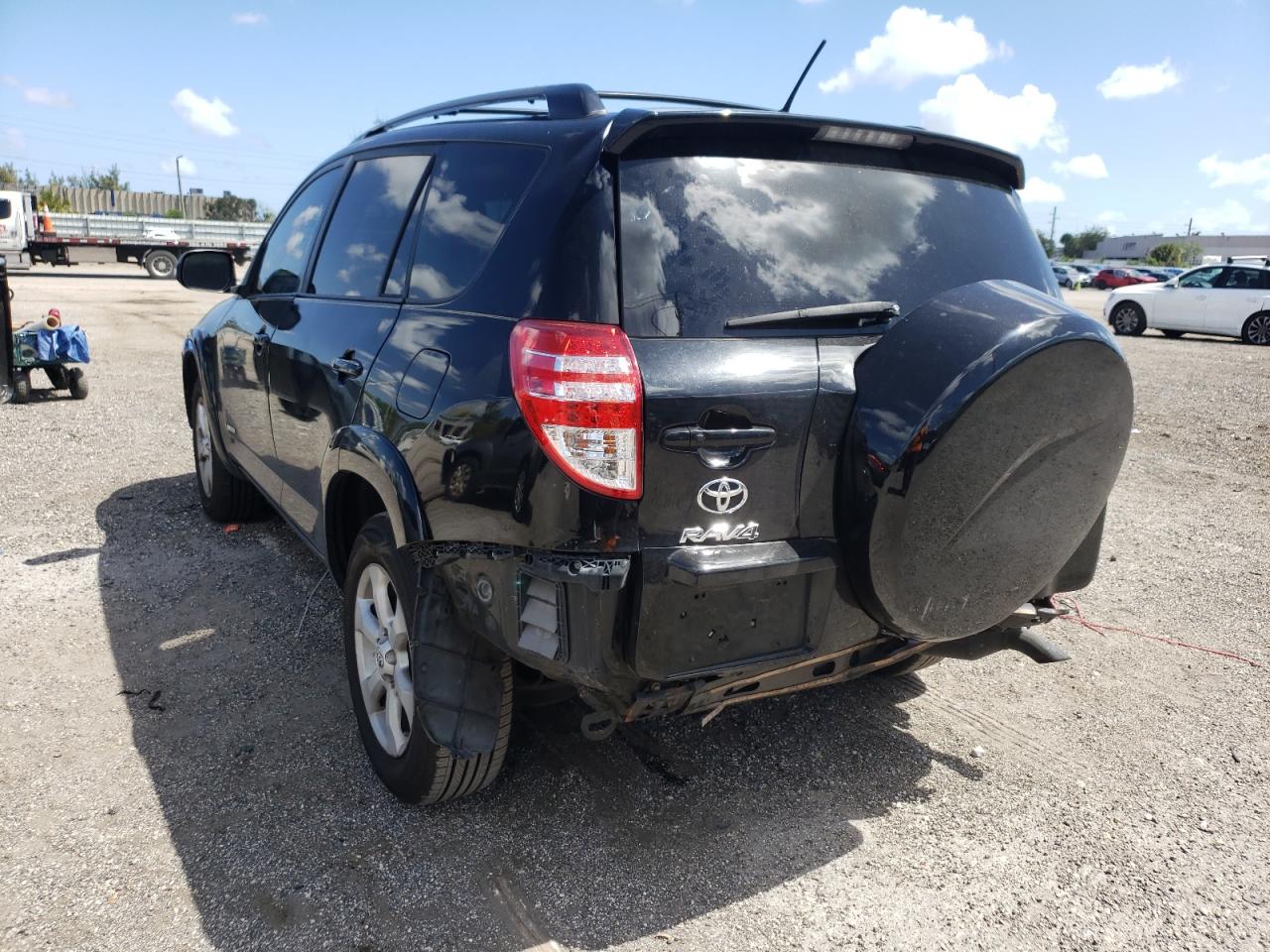 Photo 3 from auction – 2011 TOYOTA RAV4 AUTOM with VIN 2T3YF4DV2BW066272