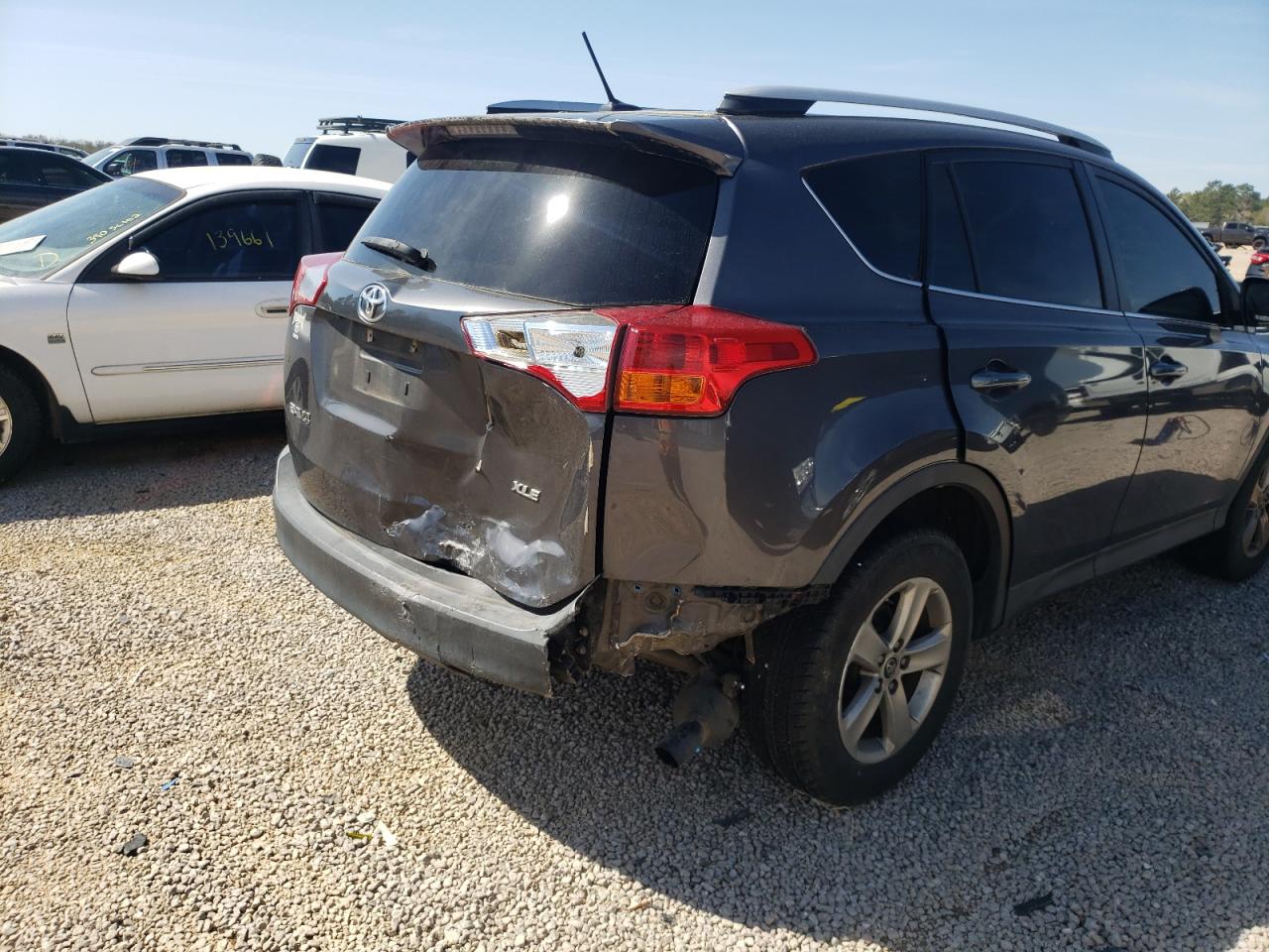 Photo 9 from auction – 2015 TOYOTA RAV4 XLE with VIN 2T3WFREV8FW183170