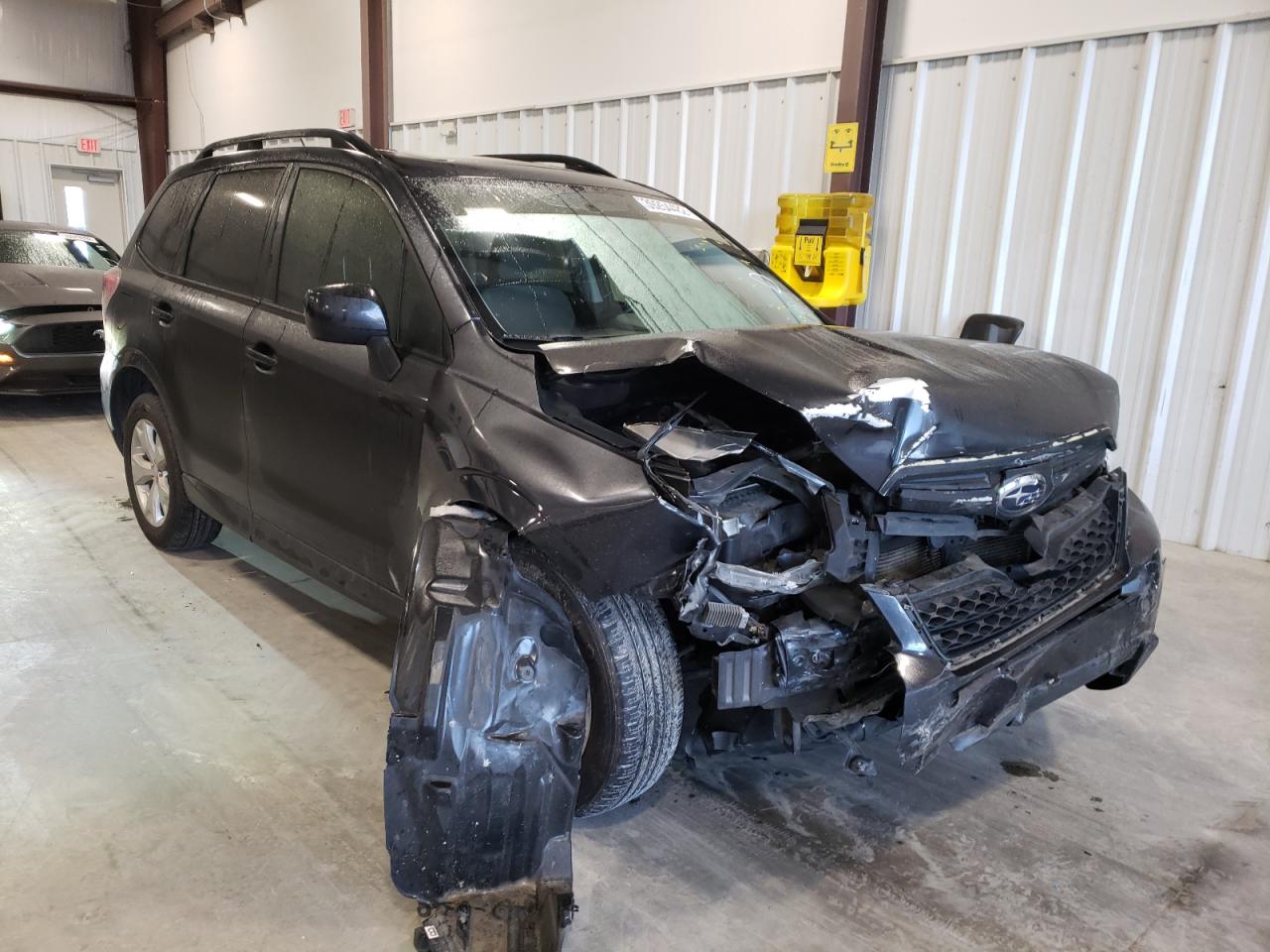 SUBARU FORESTER 2015 with VIN JF2SJADCXFH582233 - Photo from auction