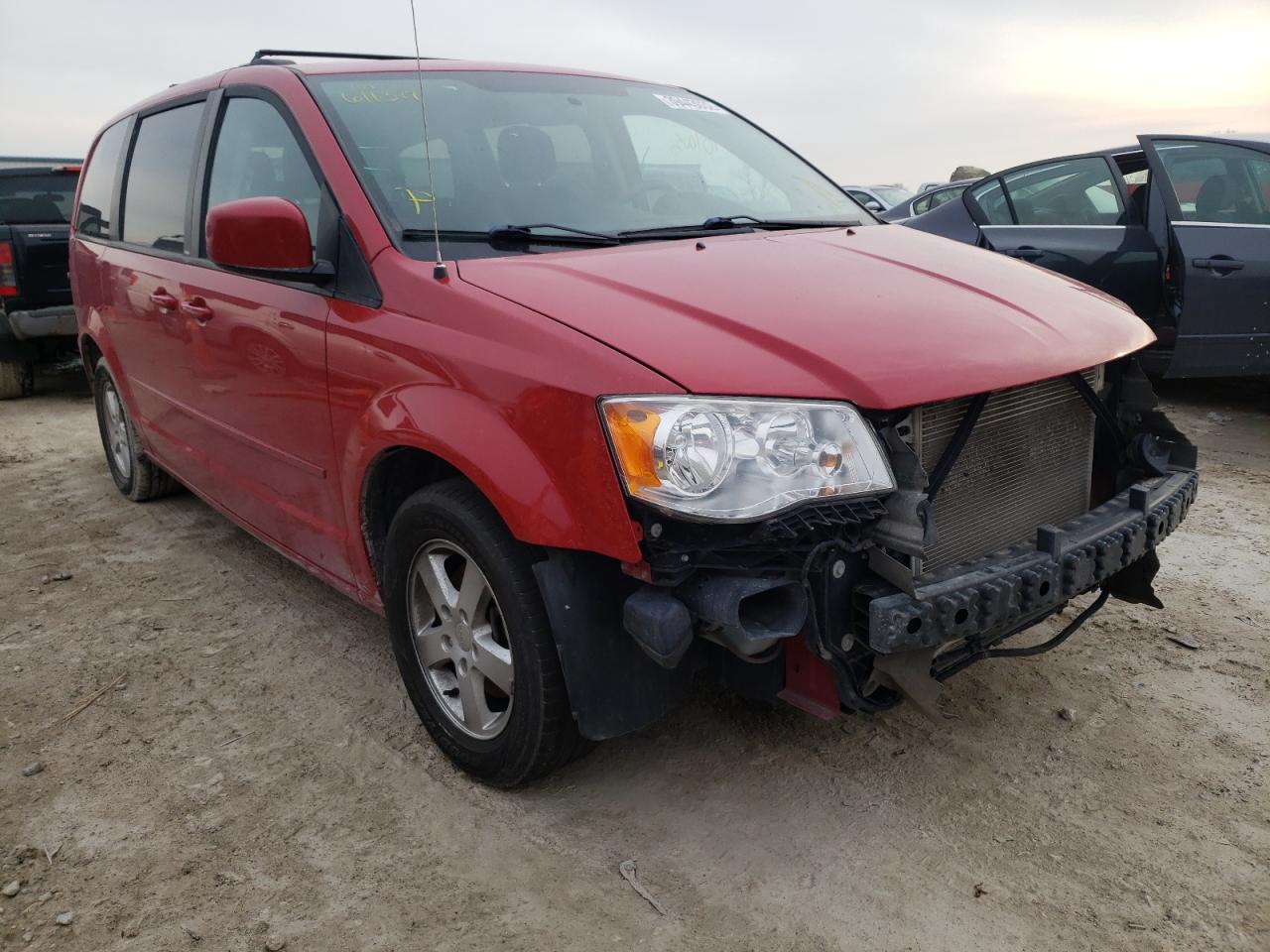 DODGE GRAND CARA 2013 with VIN 2C4RDGCG9DR611377 - Photo from auction