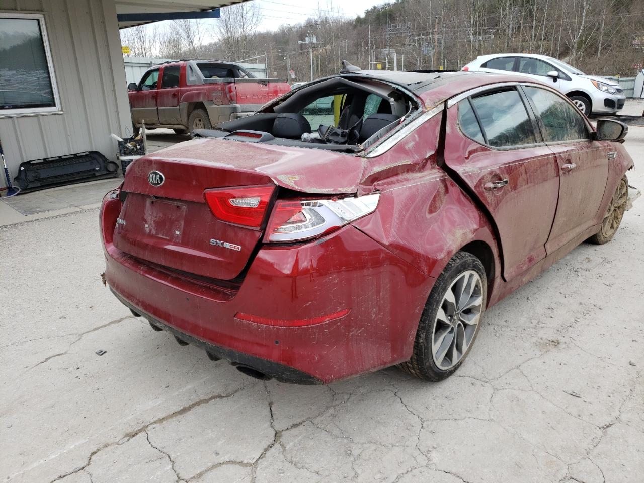 Photo 4 from auction – 2015 KIA OPTIMA SX with VIN 5XXGR4A69FG517660