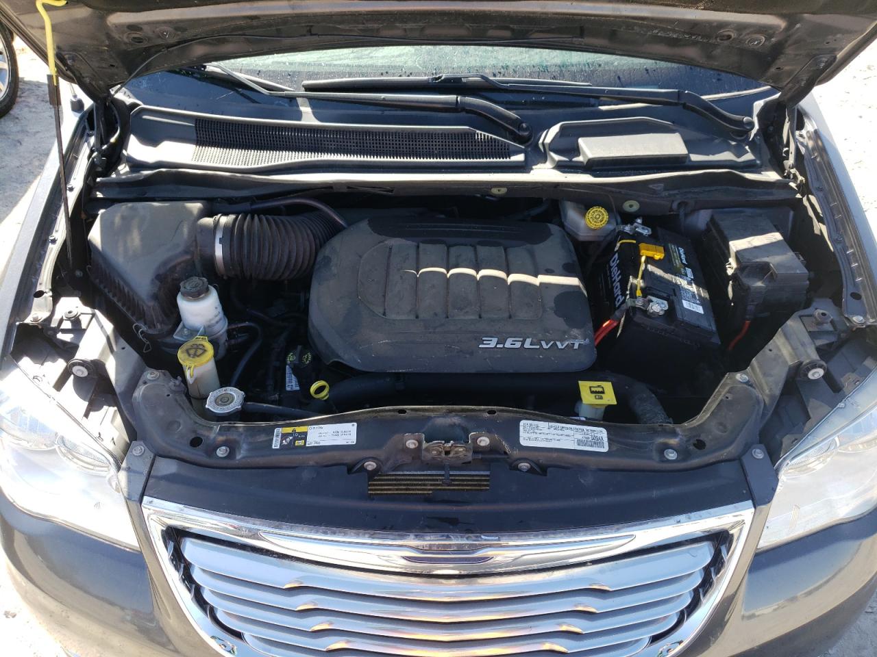Photo 7 from auction – 2016 CHRYSLER TOWN & COU with VIN 2C4RC1BGXGR300658