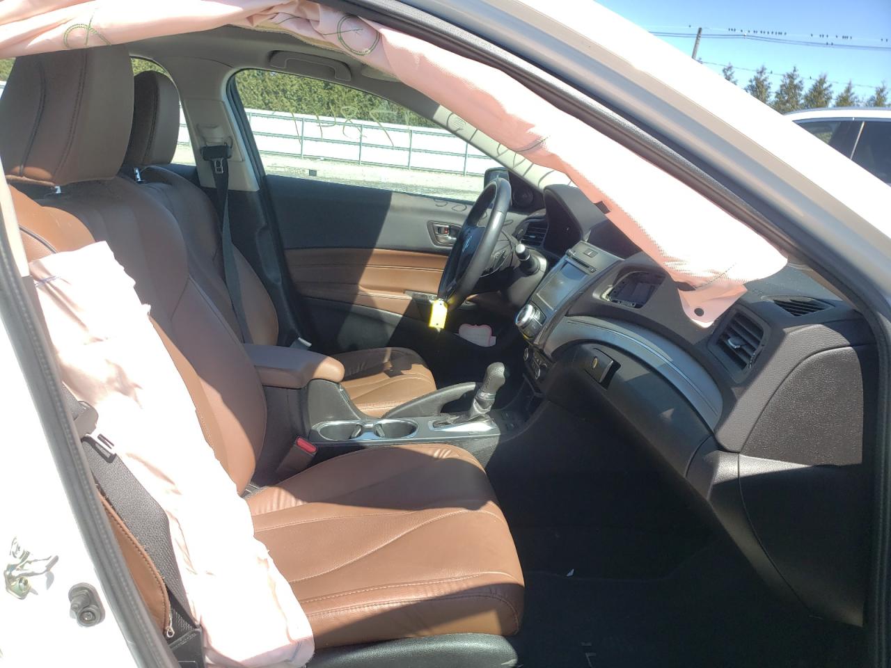 Photo 5 from auction – 2020 ACURA ILX PREMIU with VIN 19UDE2F72LA001119