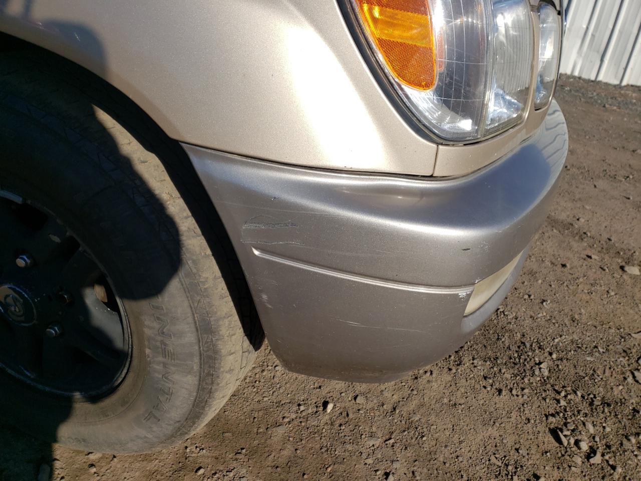 Photo 9 from auction – 2001 LEXUS LX 470 with VIN JTJHT00W813504114