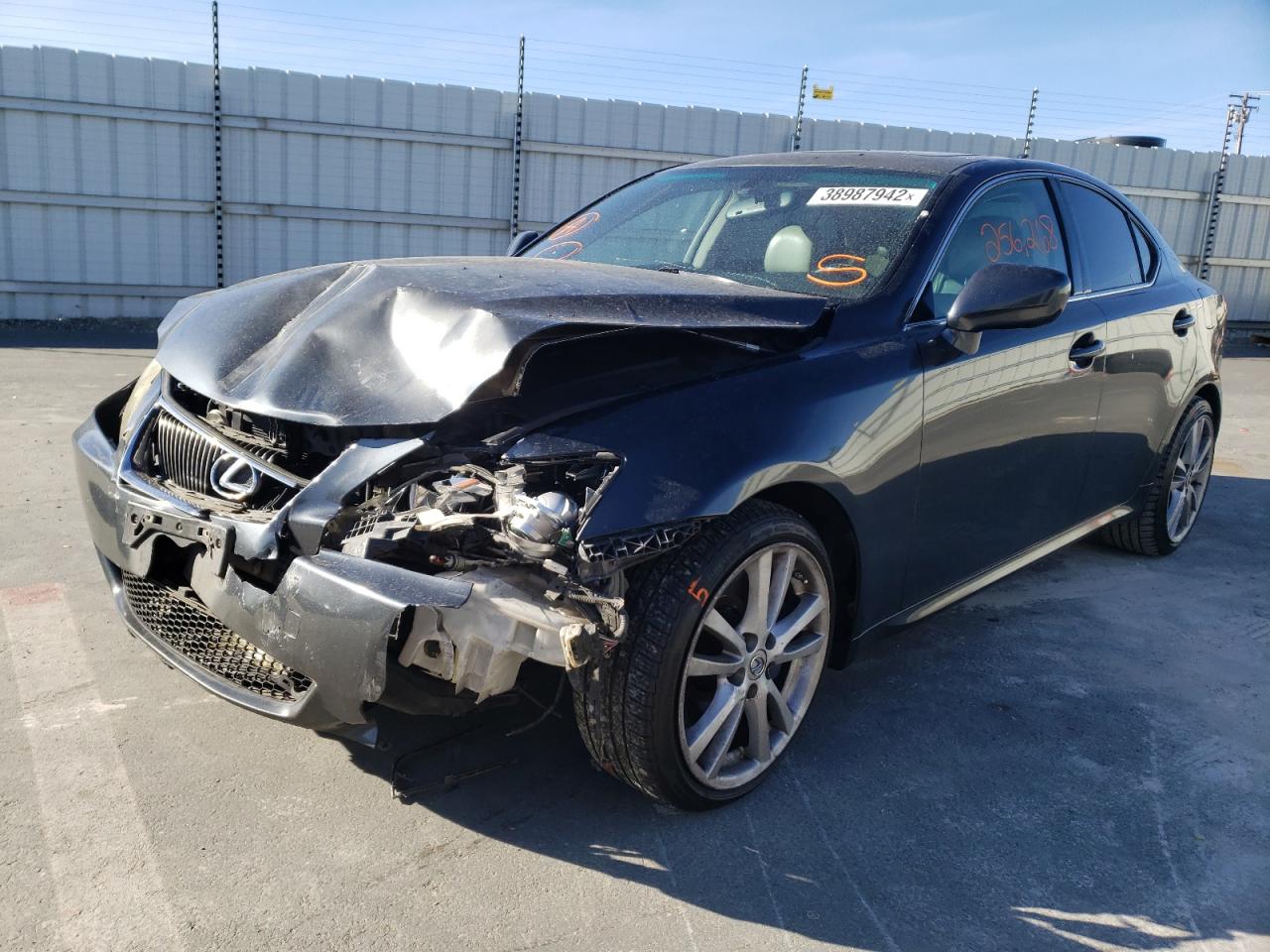 Photo 2 from auction – 2006 LEXUS IS 350 with VIN JTHBE262262006845