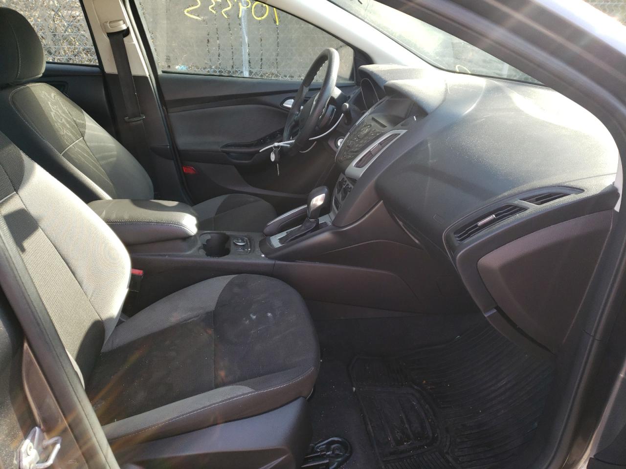 Photo 5 from auction – 2013 FORD FOCUS SE with VIN 1FADP3F28DL332608