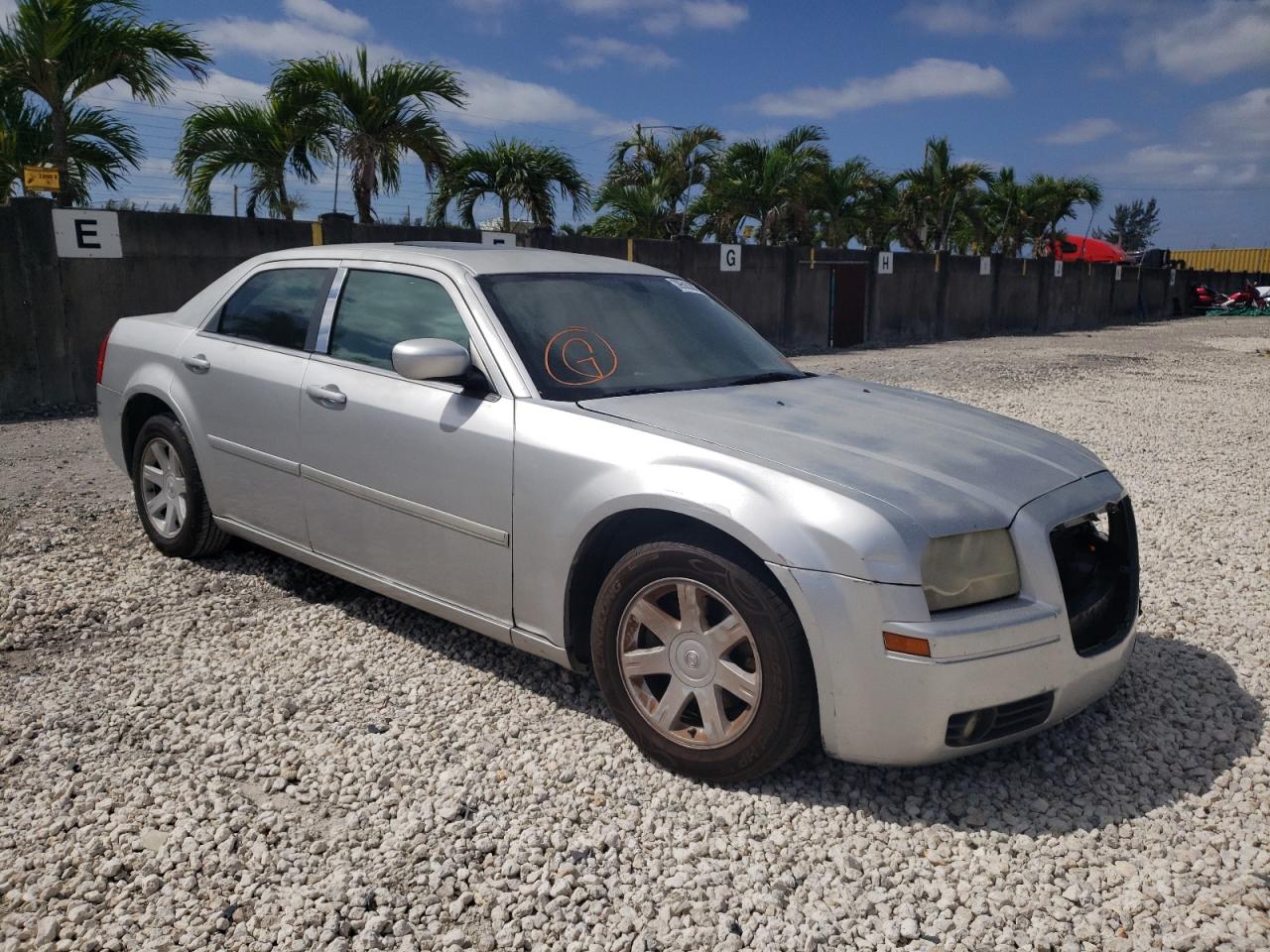 CHRYSLER 300 TOURIN 2005 with VIN 2C3JA53G75H152162 - Photo from auction