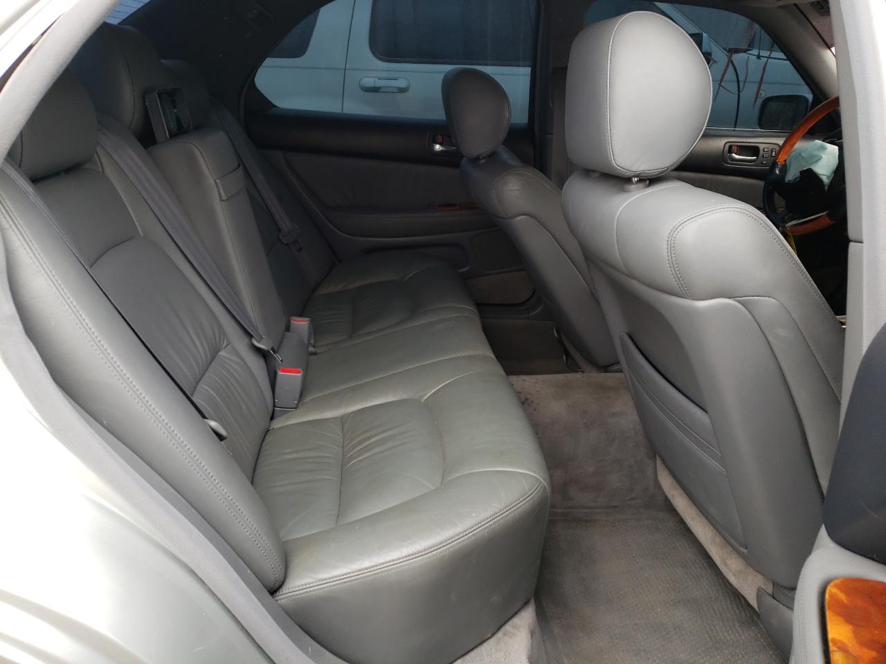 Photo 6 from auction – 2000 LEXUS LS 400 with VIN JT8BH28F9Y0171037