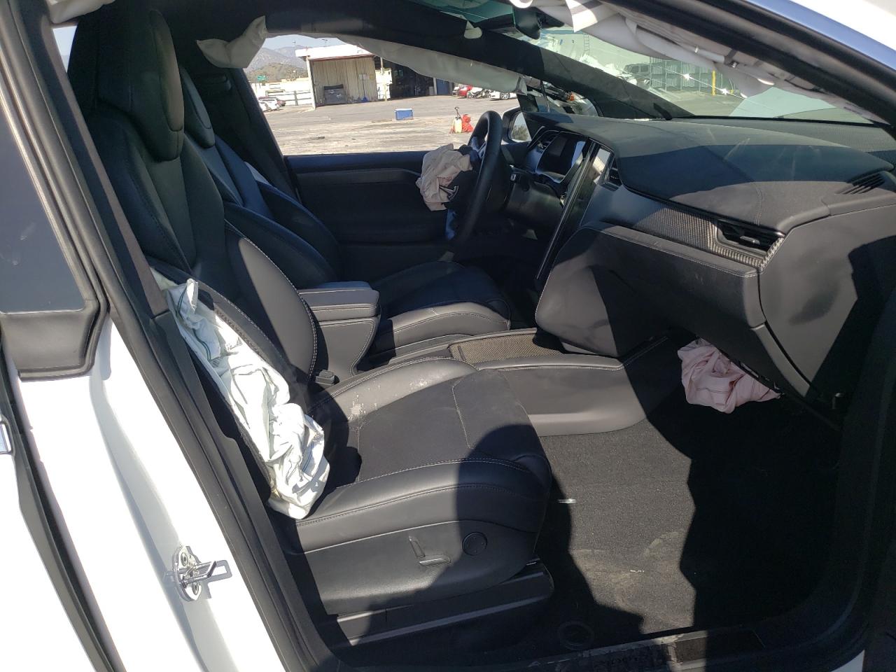 Photo 5 from auction – 2019 TESLA MODEL X with VIN 5YJXCAE41KF154261