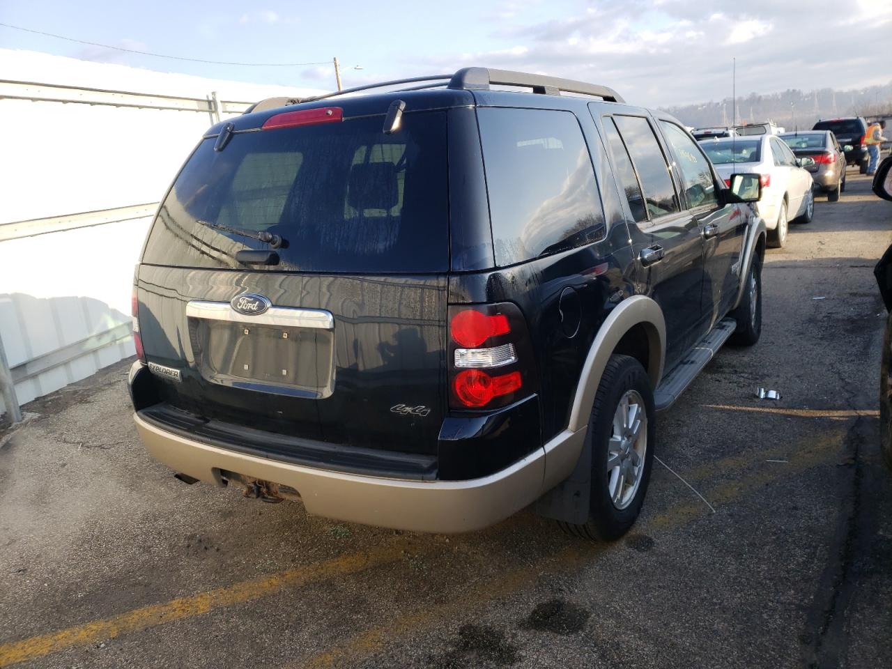 Photo 4 from auction – 2008 FORD EXPLORER E with VIN 1FMEU74E68UA65704