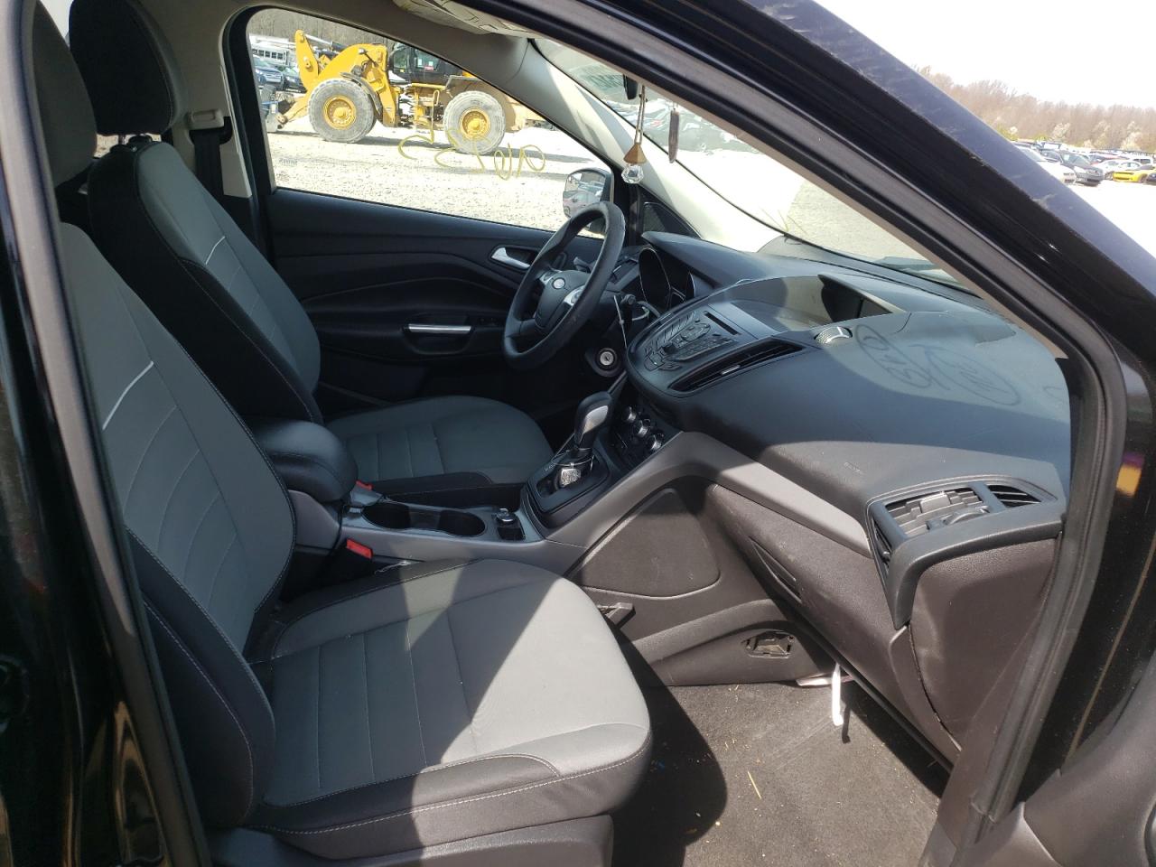 Photo 5 from auction – 2015 FORD ESCAPE SE with VIN 1FMCU0G77FUB56330