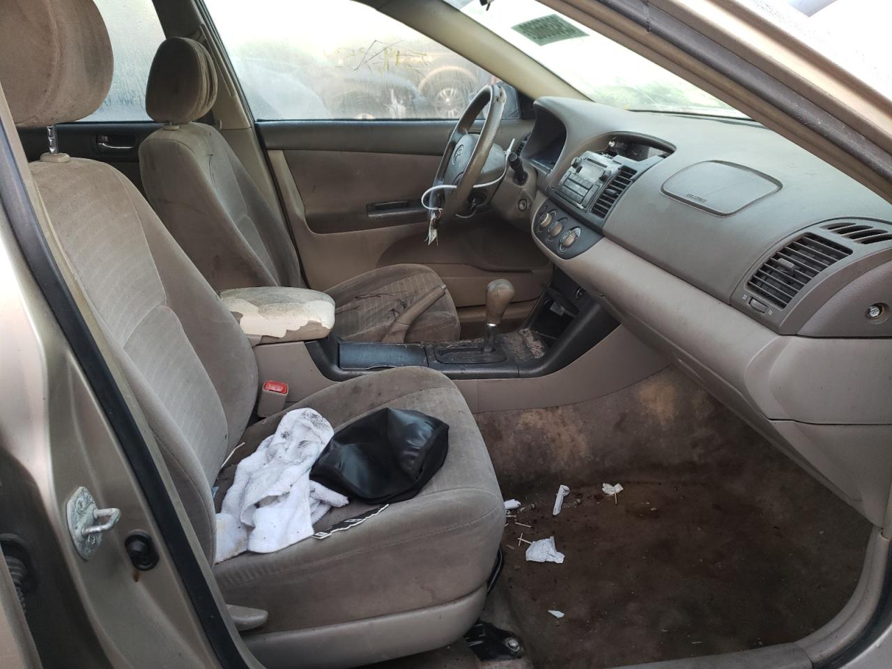 Photo 5 from auction – 2006 TOYOTA CAMRY LE with VIN JTDBE32K763057877