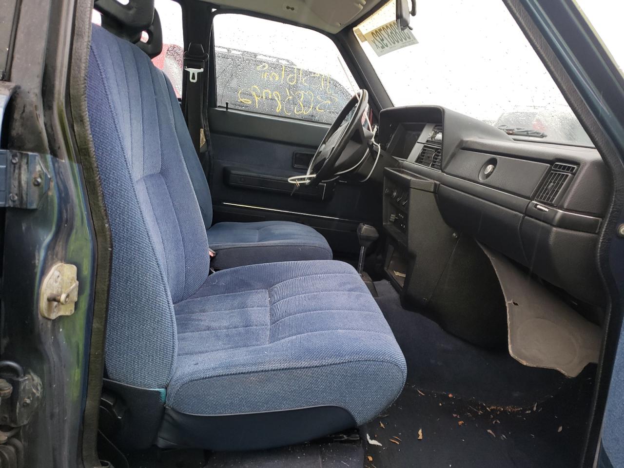 Photo 5 from auction – 1991 VOLVO 240 with VIN YV1AA8845M1456058