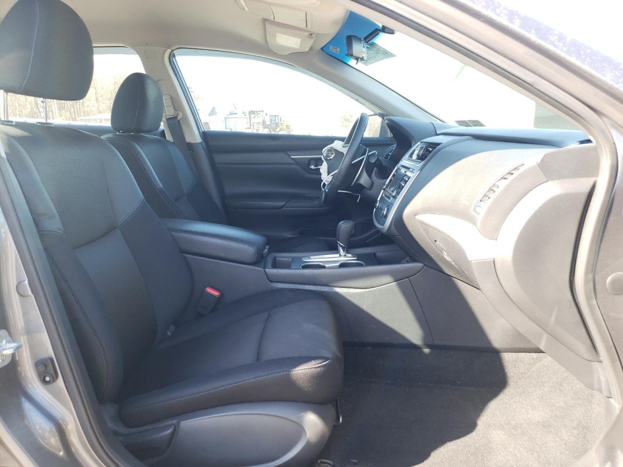 Photo 5 from auction – 2017 NISSAN ALTIMA 2.5 with VIN 1N4AL3AP6HC244714