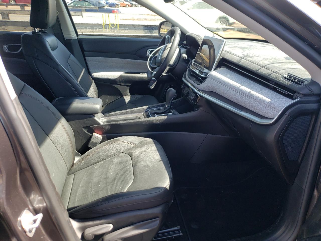 Photo 5 from auction – 2022 JEEP COMPASS AL with VIN 3C4NJDFB0NT141325