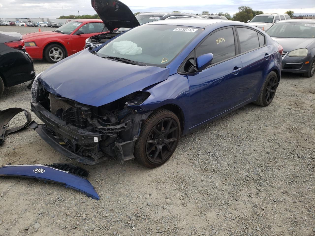 Photo 2 from auction – 2017 KIA FORTE LX with VIN 3KPFL4A7XHE025348