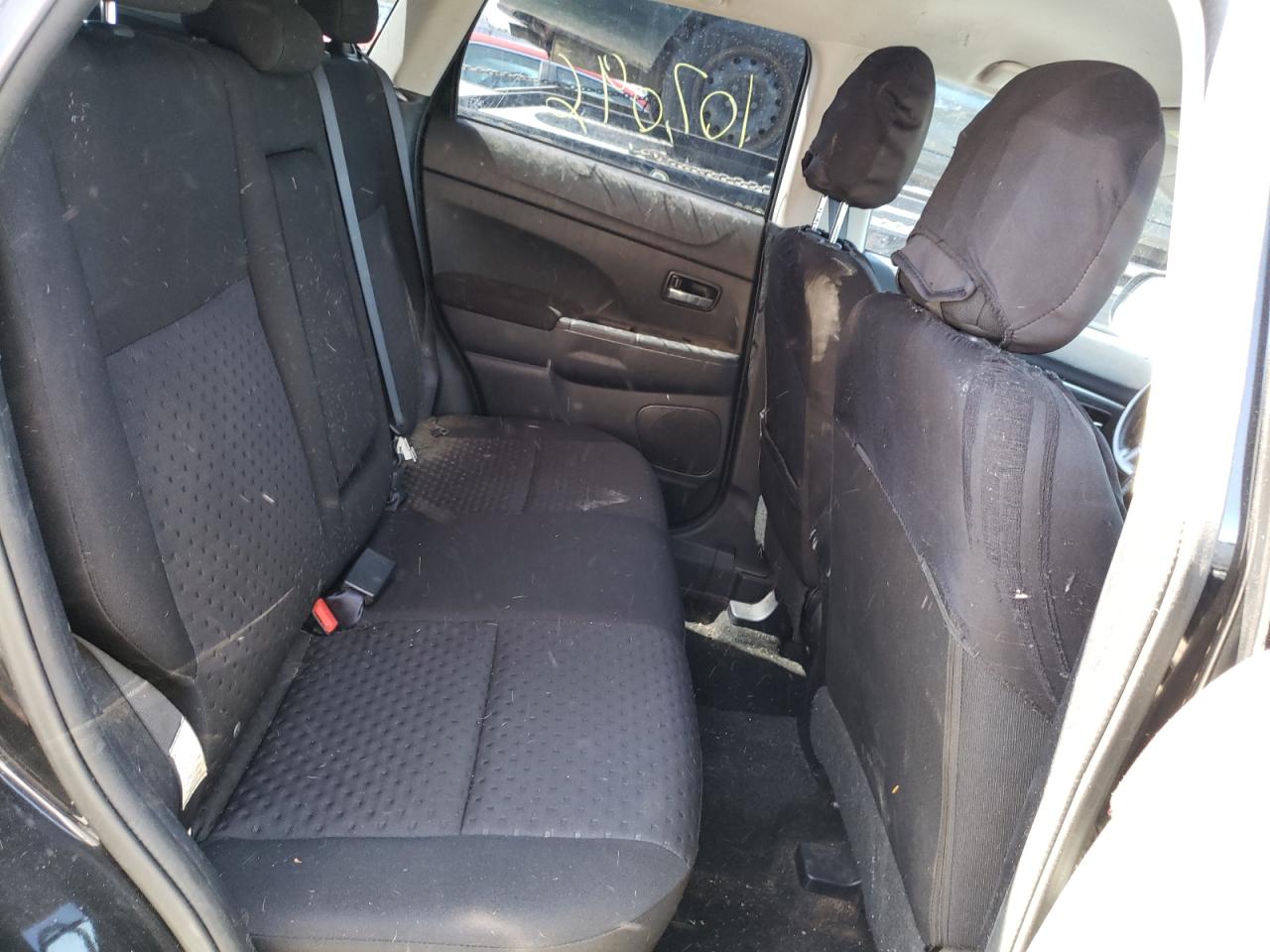 Photo 6 from auction – 2011 MITSUBISHI OUTLANDER with VIN JA4AP4AU6BZ001347