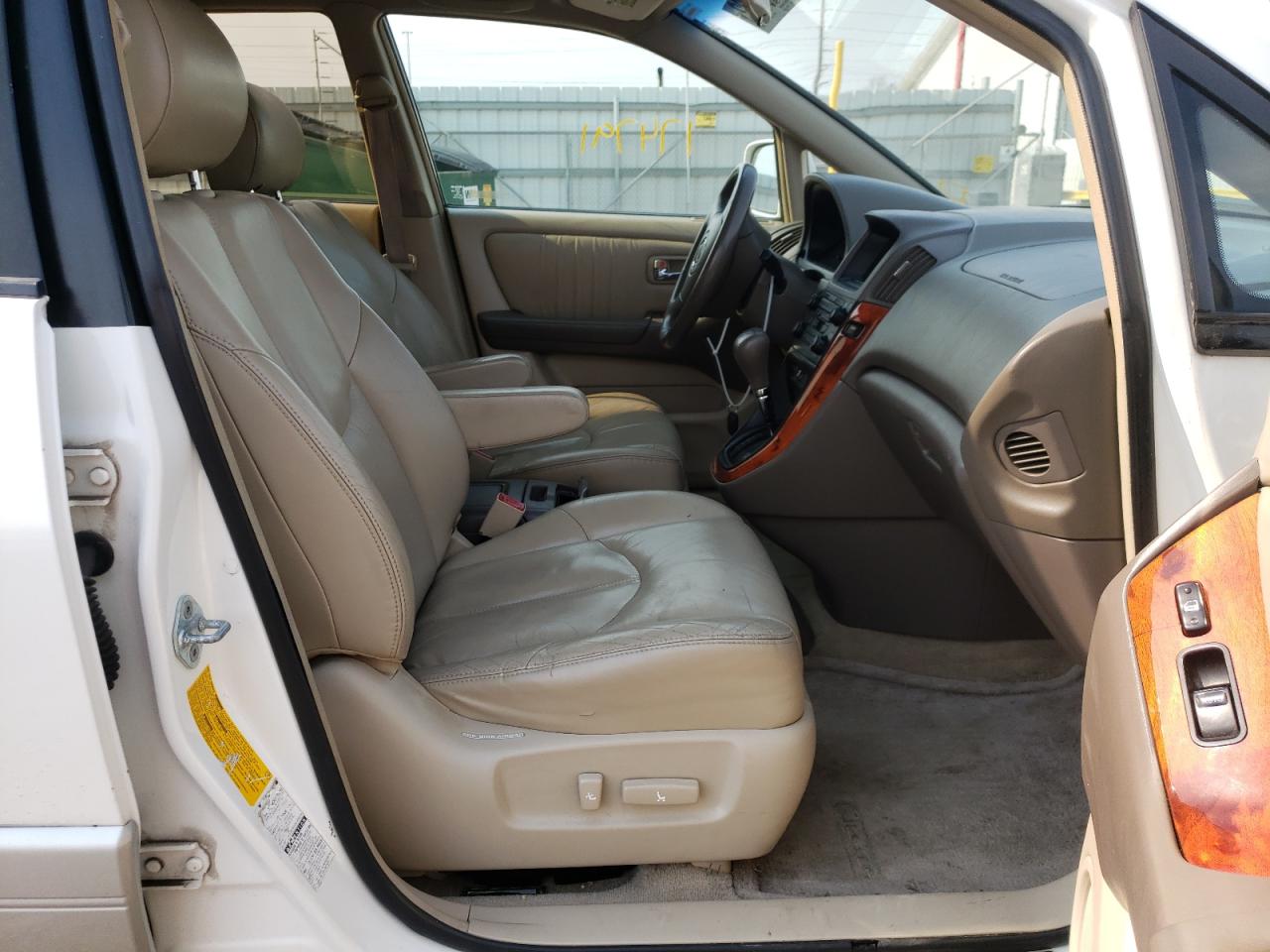 Photo 5 from auction – 2002 LEXUS RX 300 with VIN JTJHF10U620254340