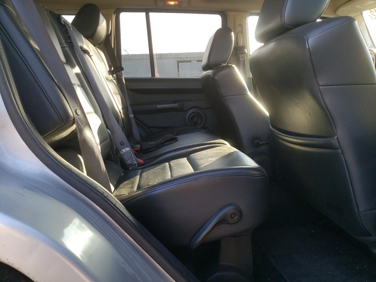 Photo 6 from auction – 2008 JEEP COMMANDER with VIN 1J8HG48K48C194868
