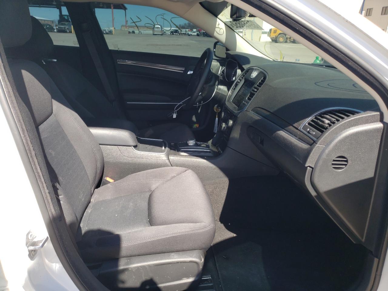 Photo 5 from auction – 2021 CHRYSLER 300 with VIN 2C3CCAAG5MH654097