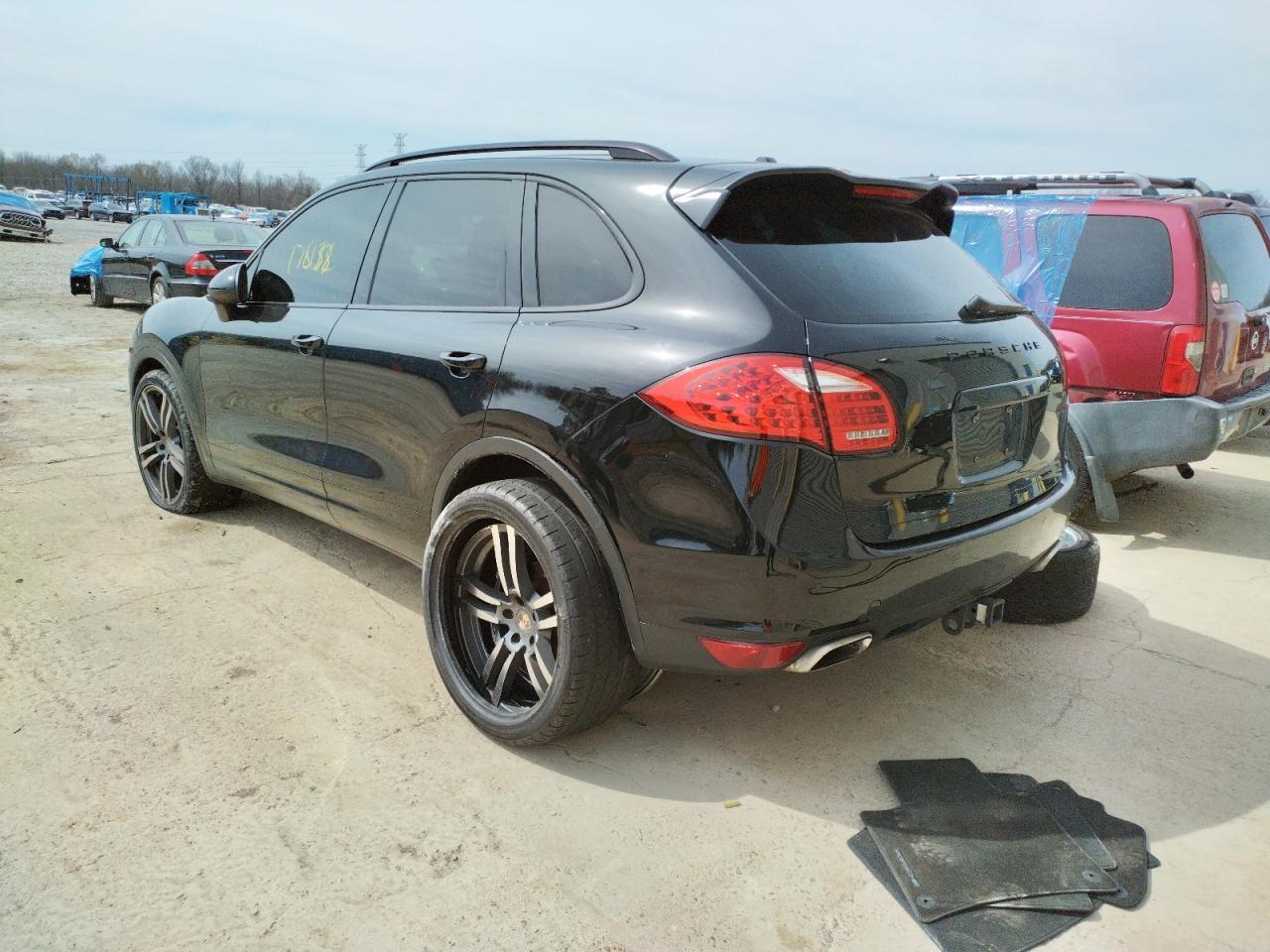 Photo 3 from auction – 2011 PORSCHE CAYENNE with VIN WP1AA2A23BLA05562