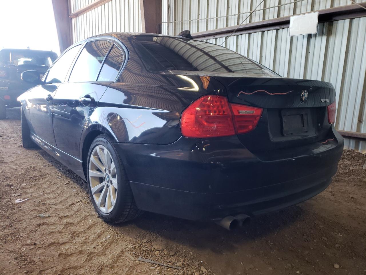 Photo 3 from auction – 2011 BMW 328 I with VIN WBAPH7G52BNM57655
