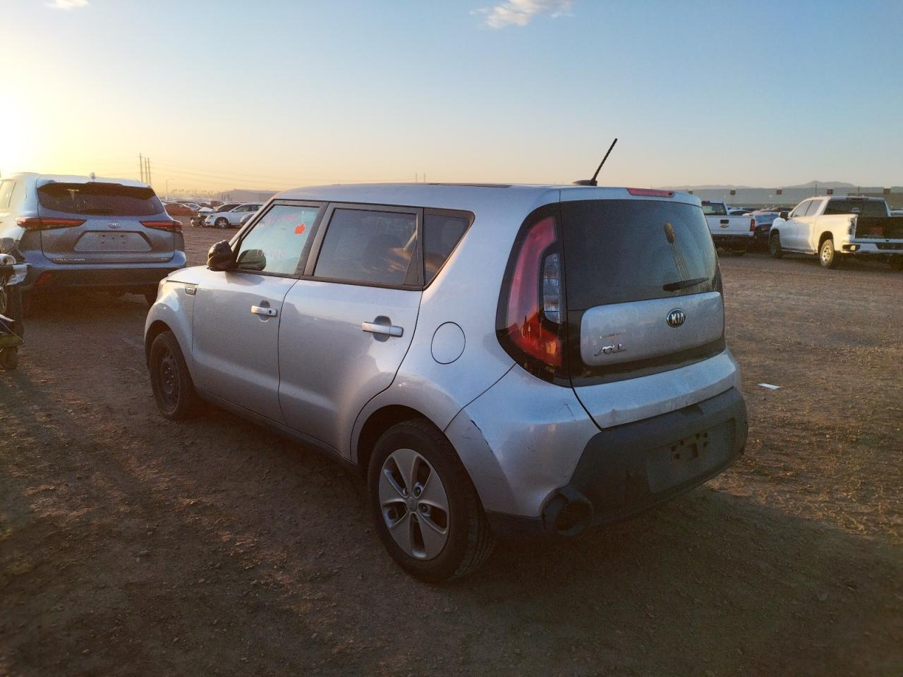 Photo 3 from auction – 2015 KIA SOUL with VIN KNDJN2A2XF7817011