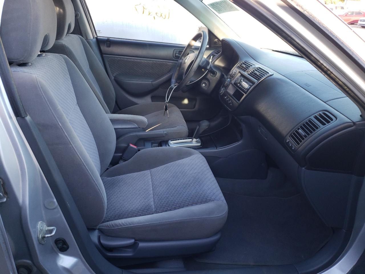 Photo 5 from auction – 2005 HONDA CIVIC DX V with VIN 2HGES16355H588313